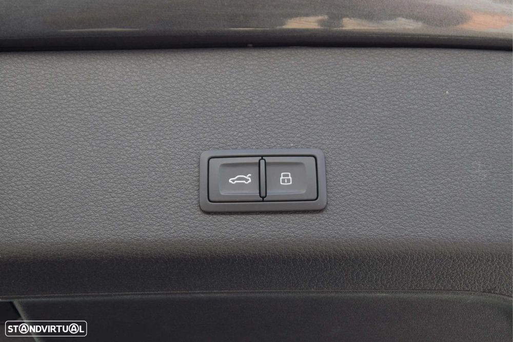 Audi e-tron 55 quattro S line - 42