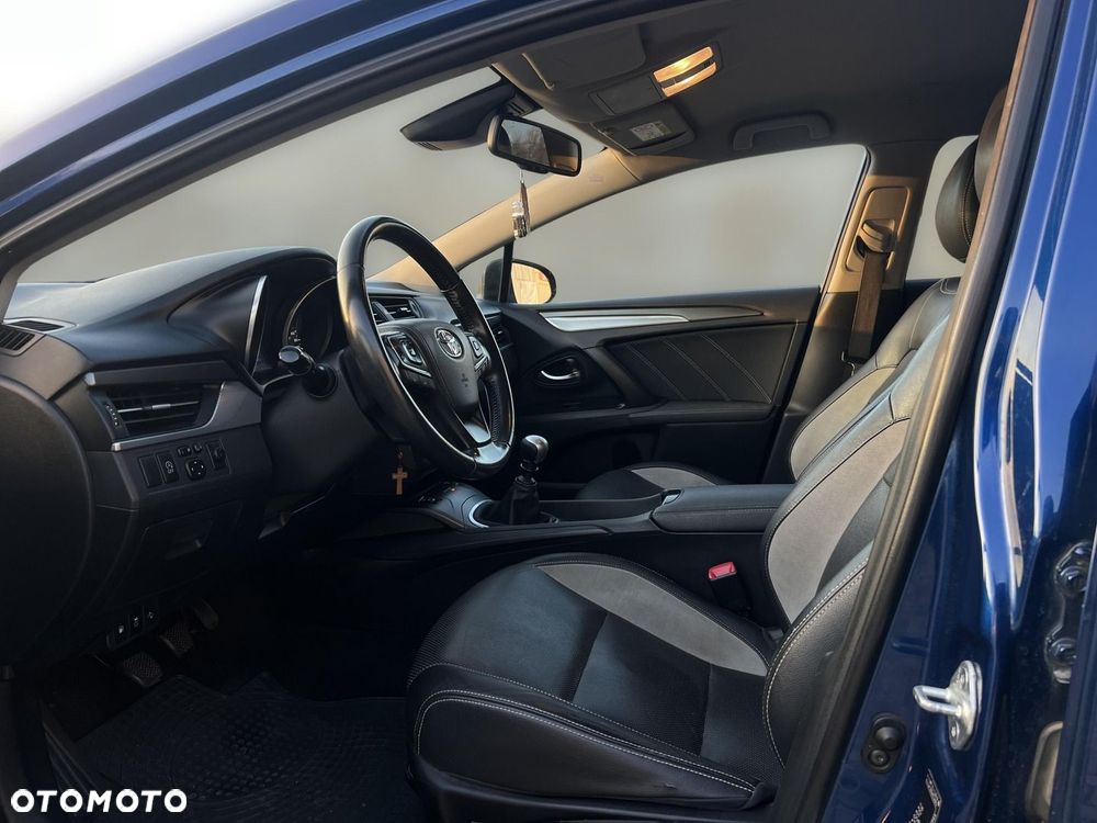 Toyota Avensis 2.0 D-4D Premium - 14
