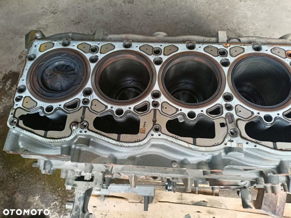 SŁUPEK SILNIKA    DAF XF 106 lift 480 - 1