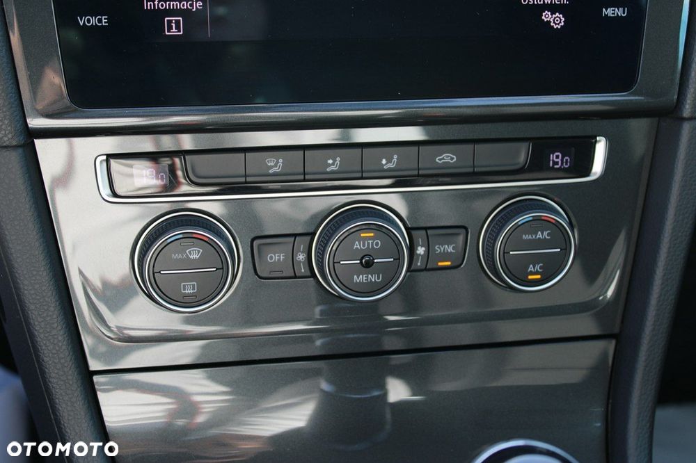 Volkswagen Golf - 25