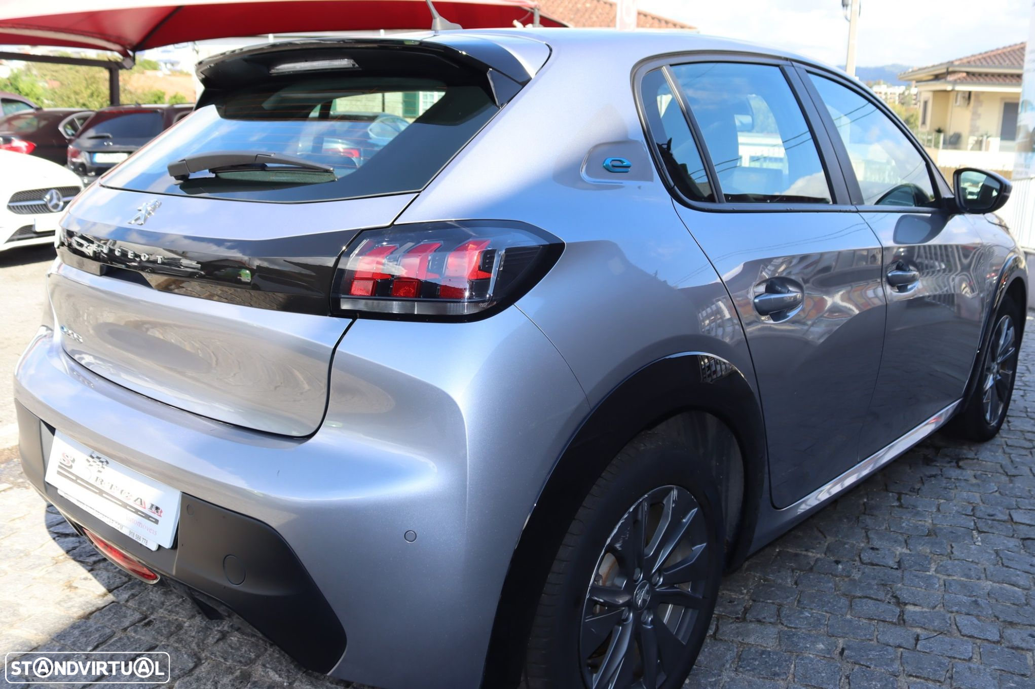 Peugeot e-208 - 8