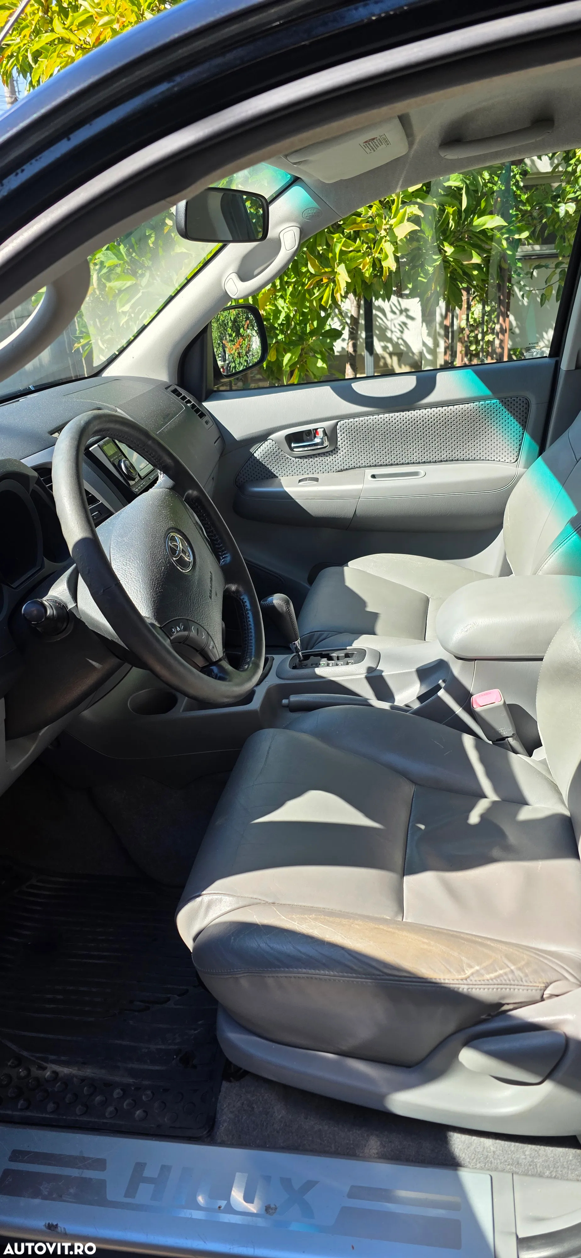 Toyota Hilux 4x4 Cabina Dubla Style+ Aut. - 11