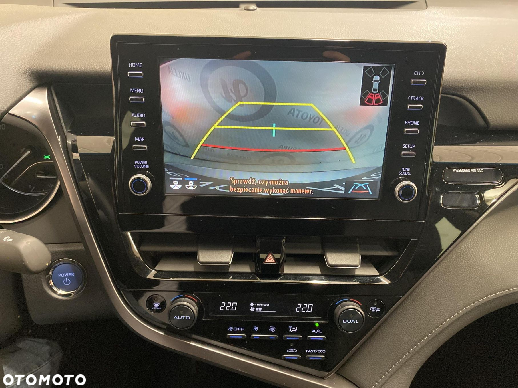 Toyota Camry 2.5 Hybrid Executive CVT - 17