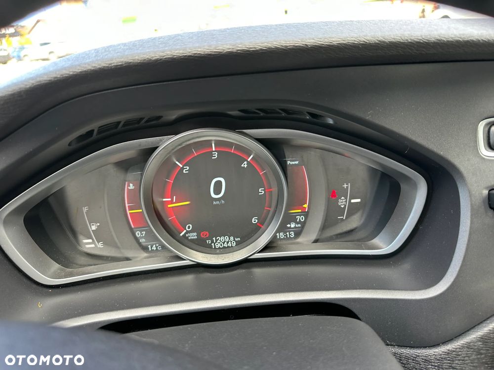 Volvo V40 D3 Momentum - 24