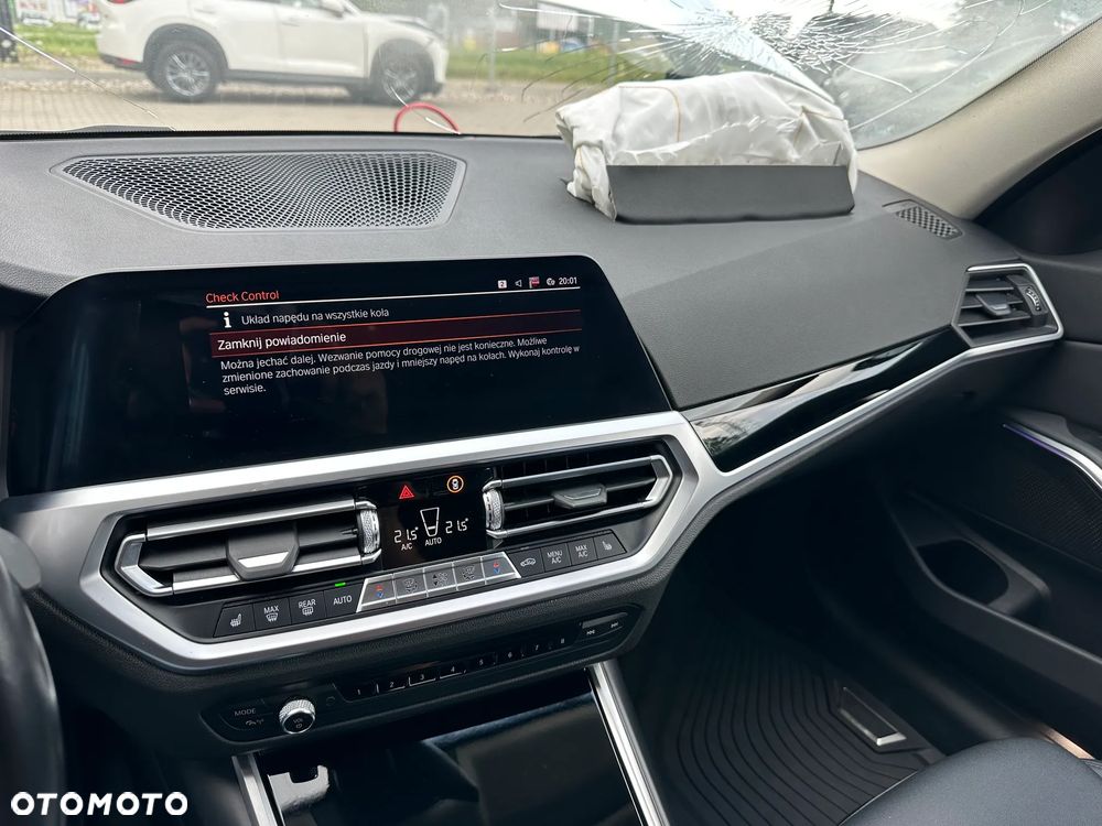 BMW Seria 3 320d xDrive - 12