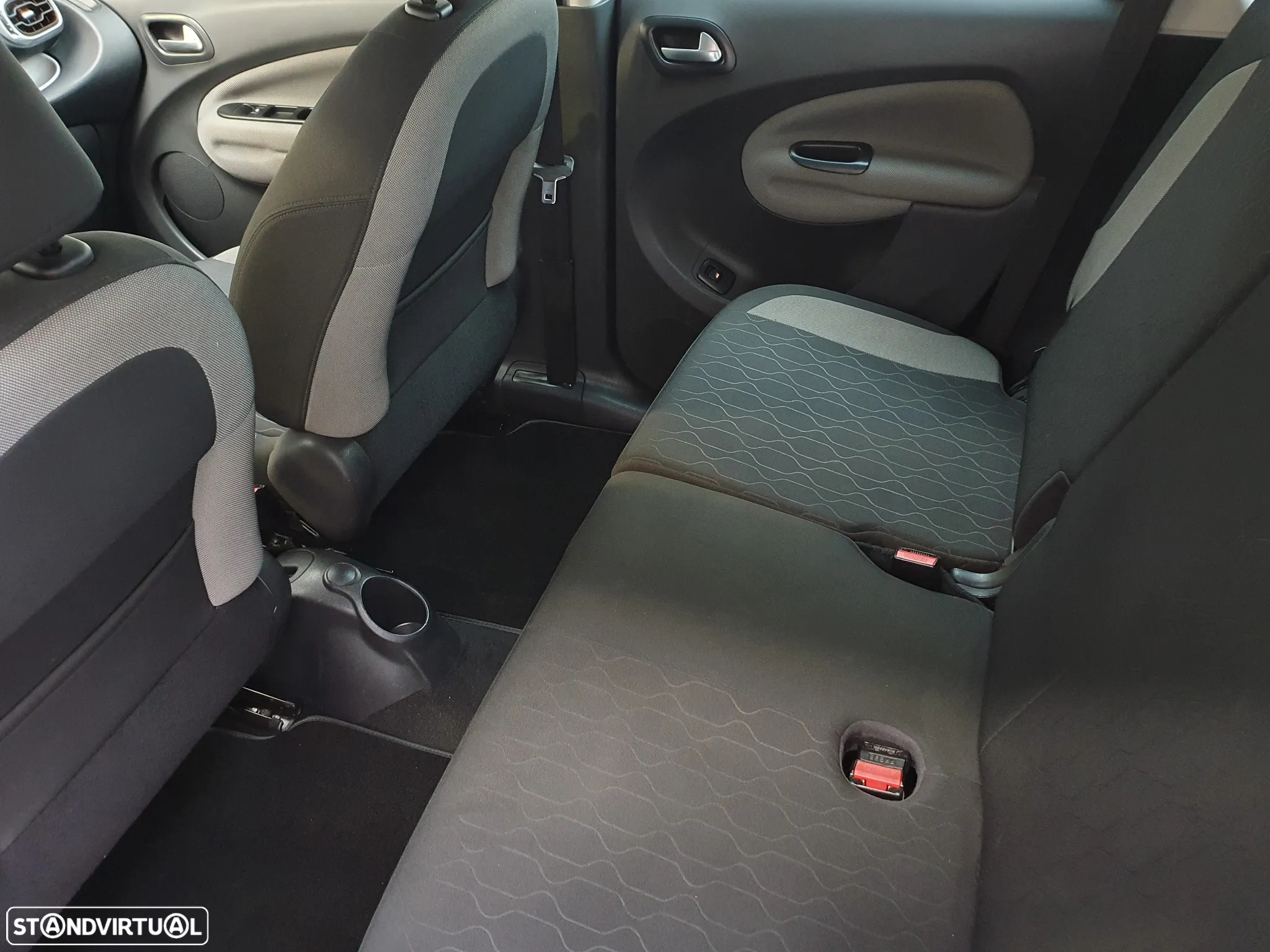Citroën C3 Picasso 1.6 HDi Exclusive - 19