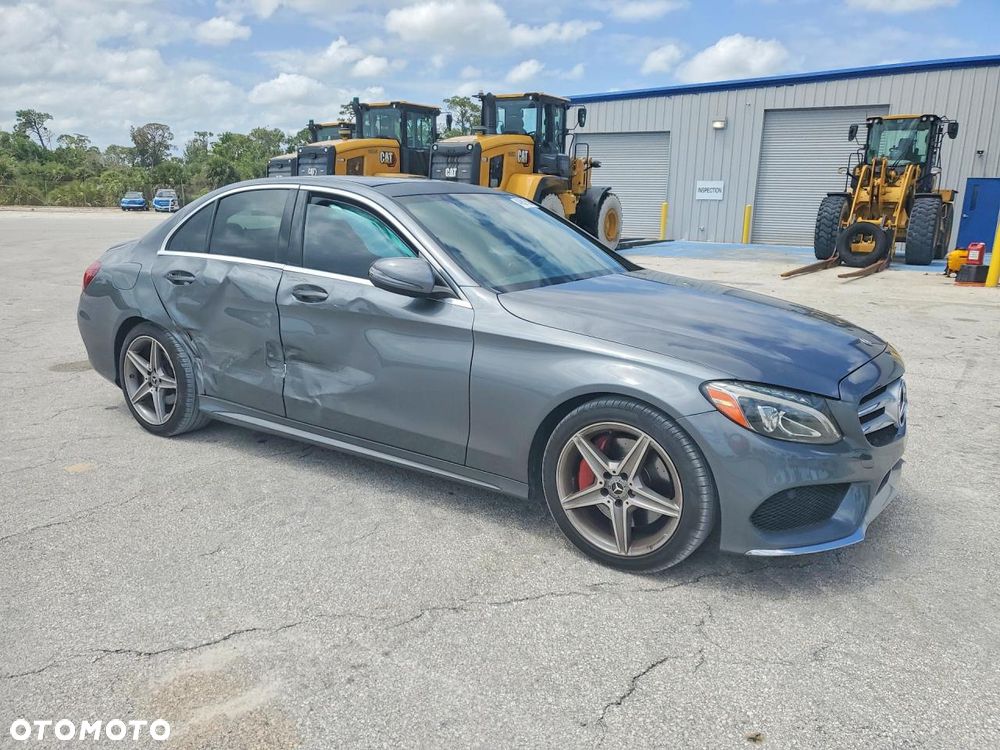 Mercedes-Benz Klasa C 300 7G-TRONIC Exclusive - 4