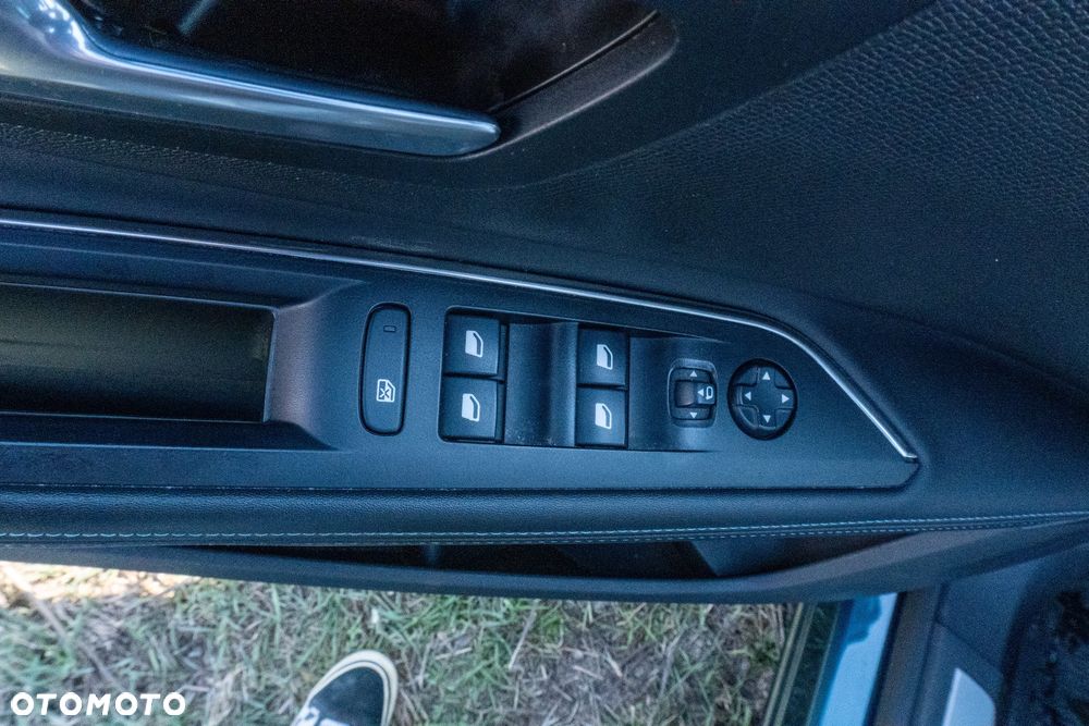 Peugeot 5008 2.0 BlueHDi Road Trip S&S EAT8 - 18