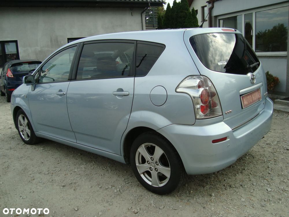 Toyota Corolla Verso - 8