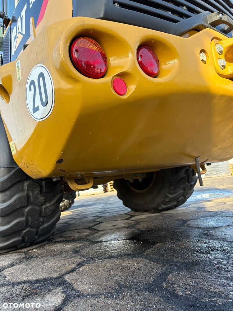 Caterpillar 906M - 4