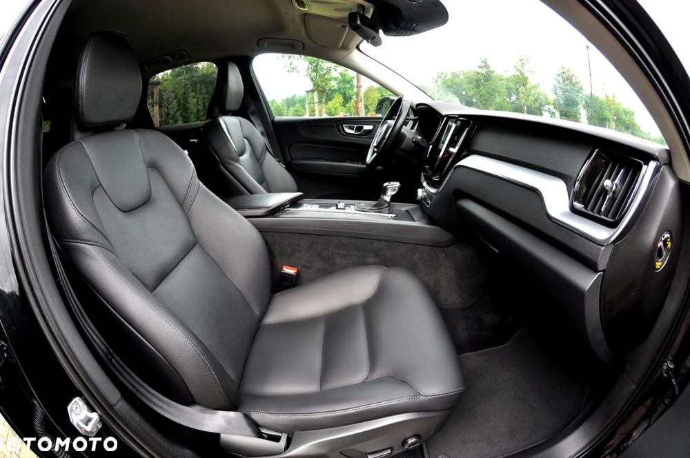 Volvo XC 60 D4 Momentum Pro - 21