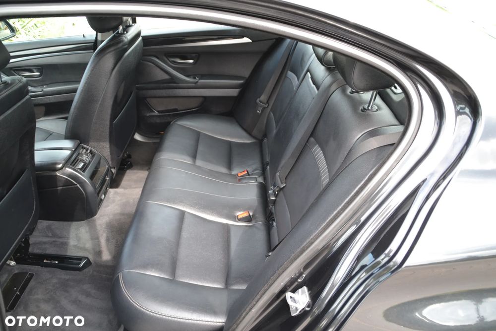 BMW Seria 5 520d Luxury Line - 29