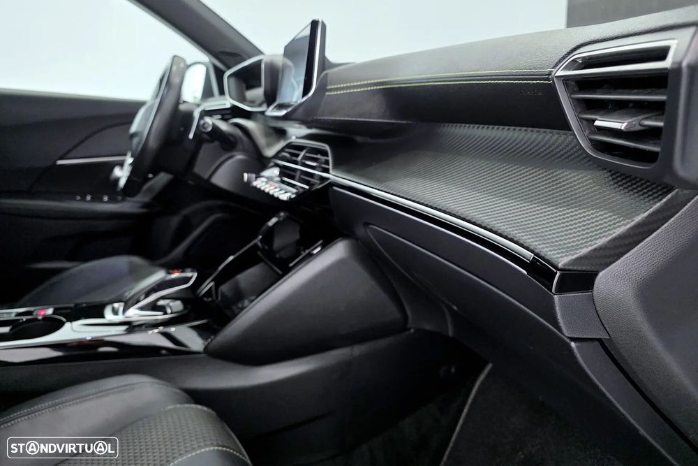 Peugeot 2008 1.2 PureTech GT Line EAT8 - 12