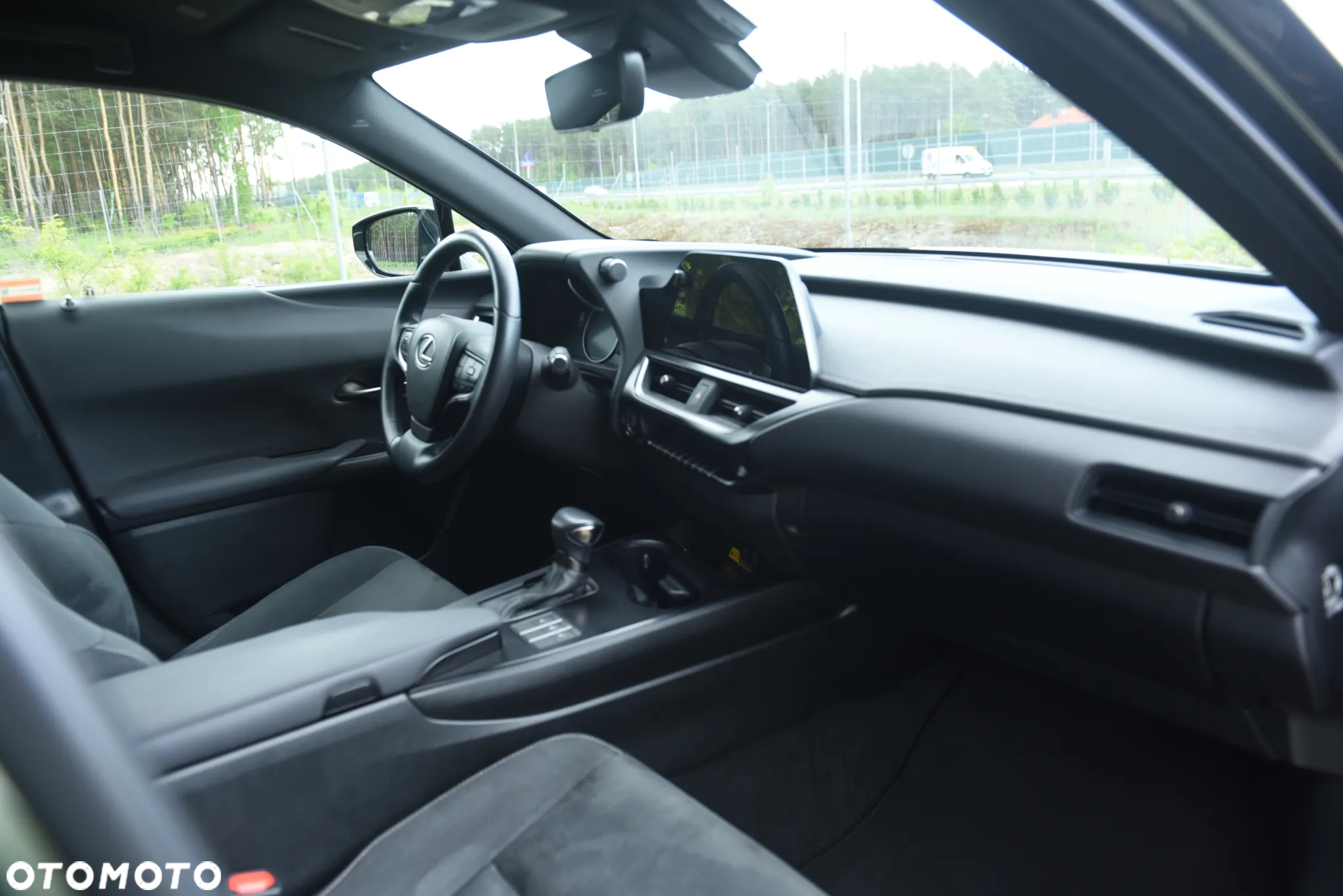 Lexus UX 250h GPF Business 2WD - 8