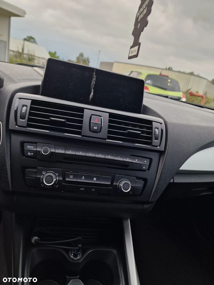 BMW Seria 1 118i - 23