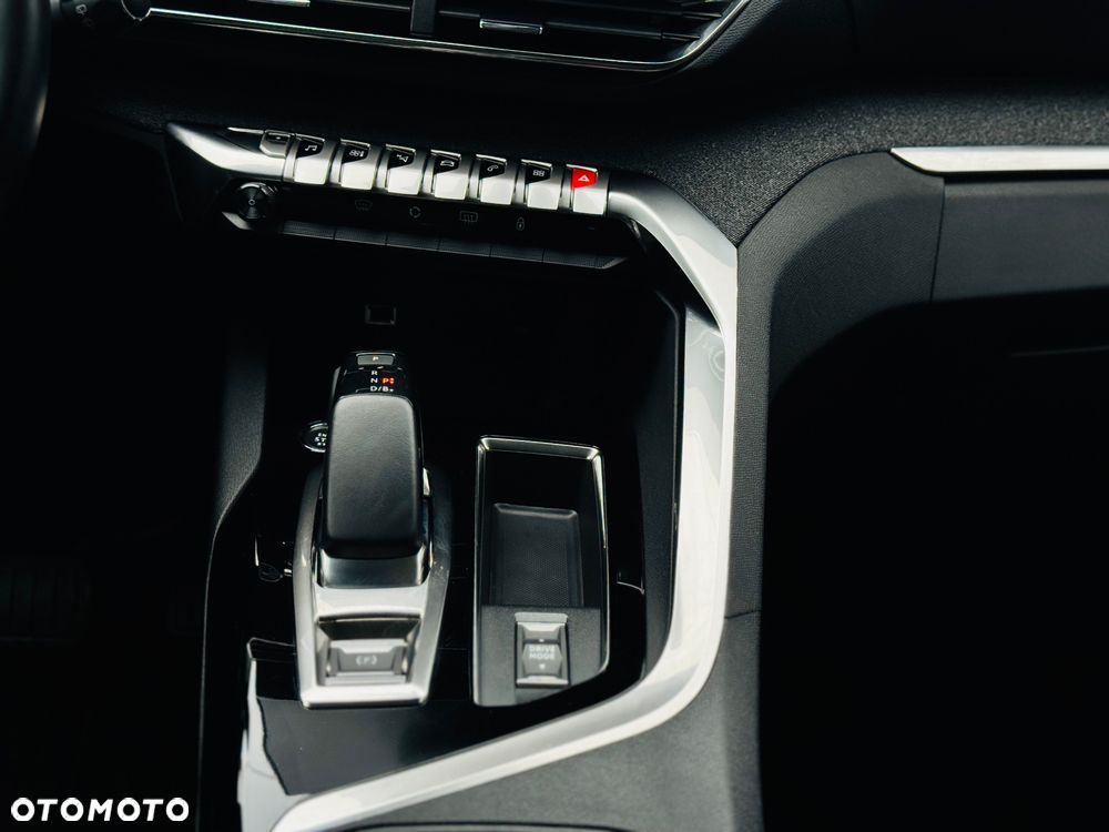 Peugeot 3008 1.6 PureTech Hybrid PHEV Active Pack S&S EAT8 - 28