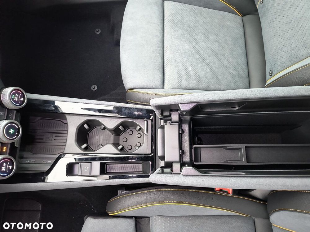 Skoda Superb 2.0 TSI Selection DSG - 35