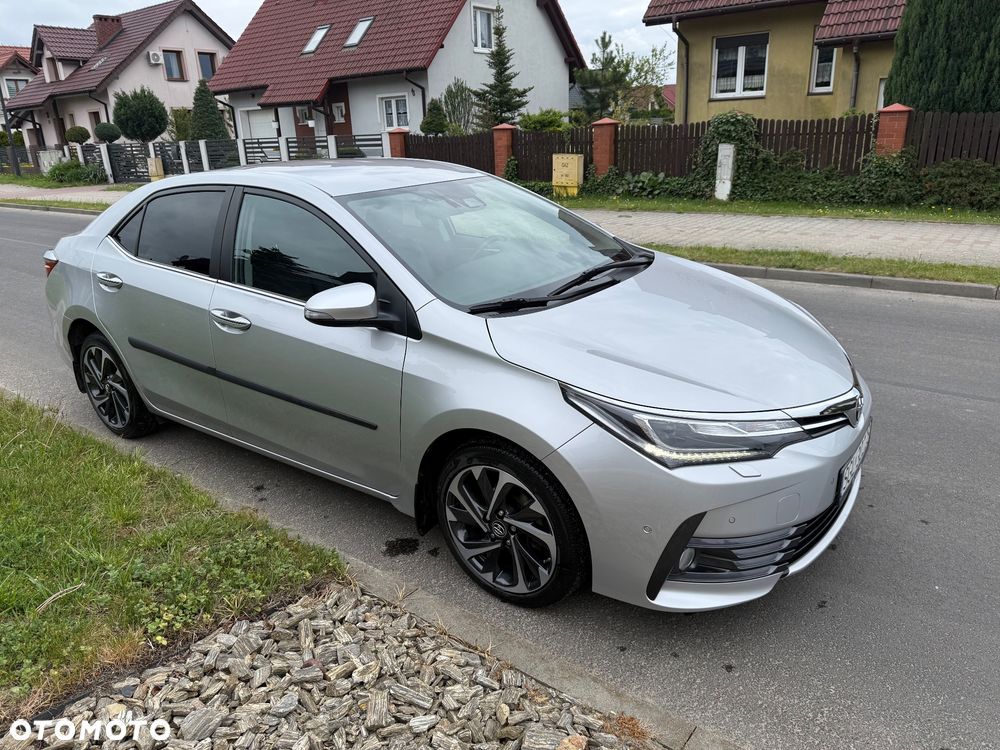 Toyota Corolla 1.6 50th Anniversary - 9