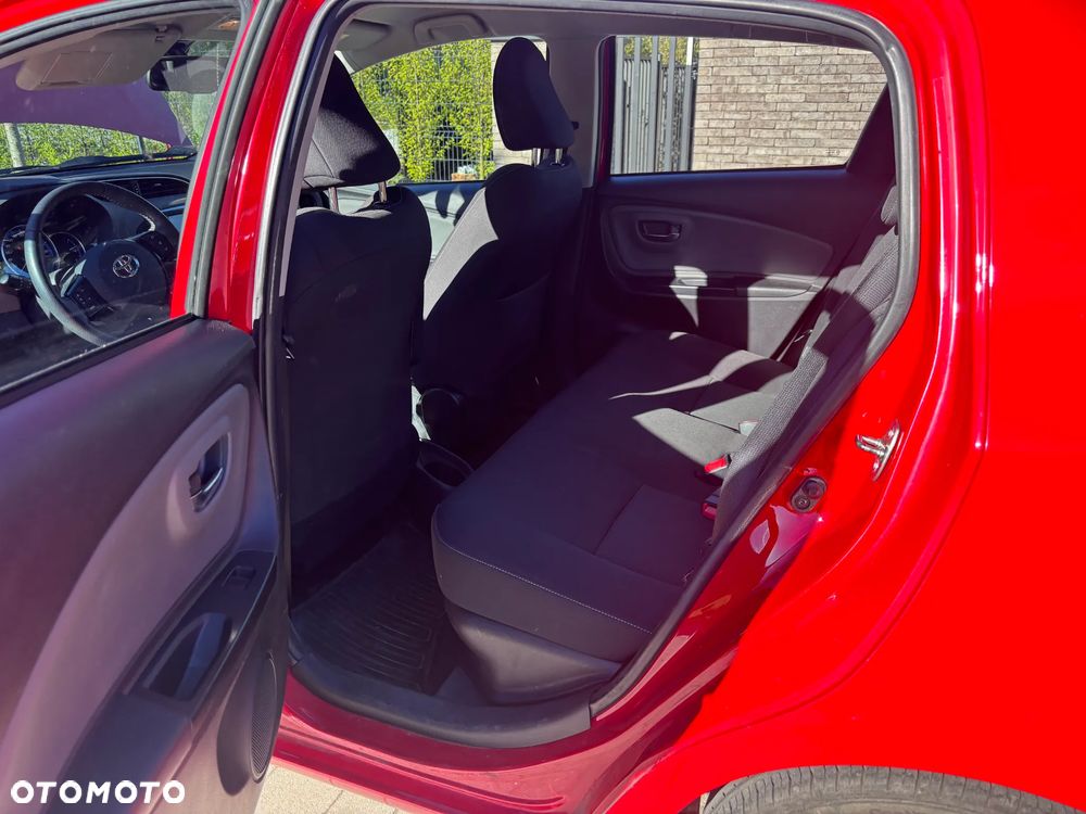 Toyota Yaris Hybrid 100 Dynamic - 8