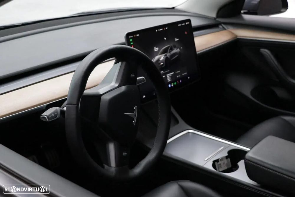 Tesla Model 3 Long Range AWD Dual Motor Performance — fotografia 10