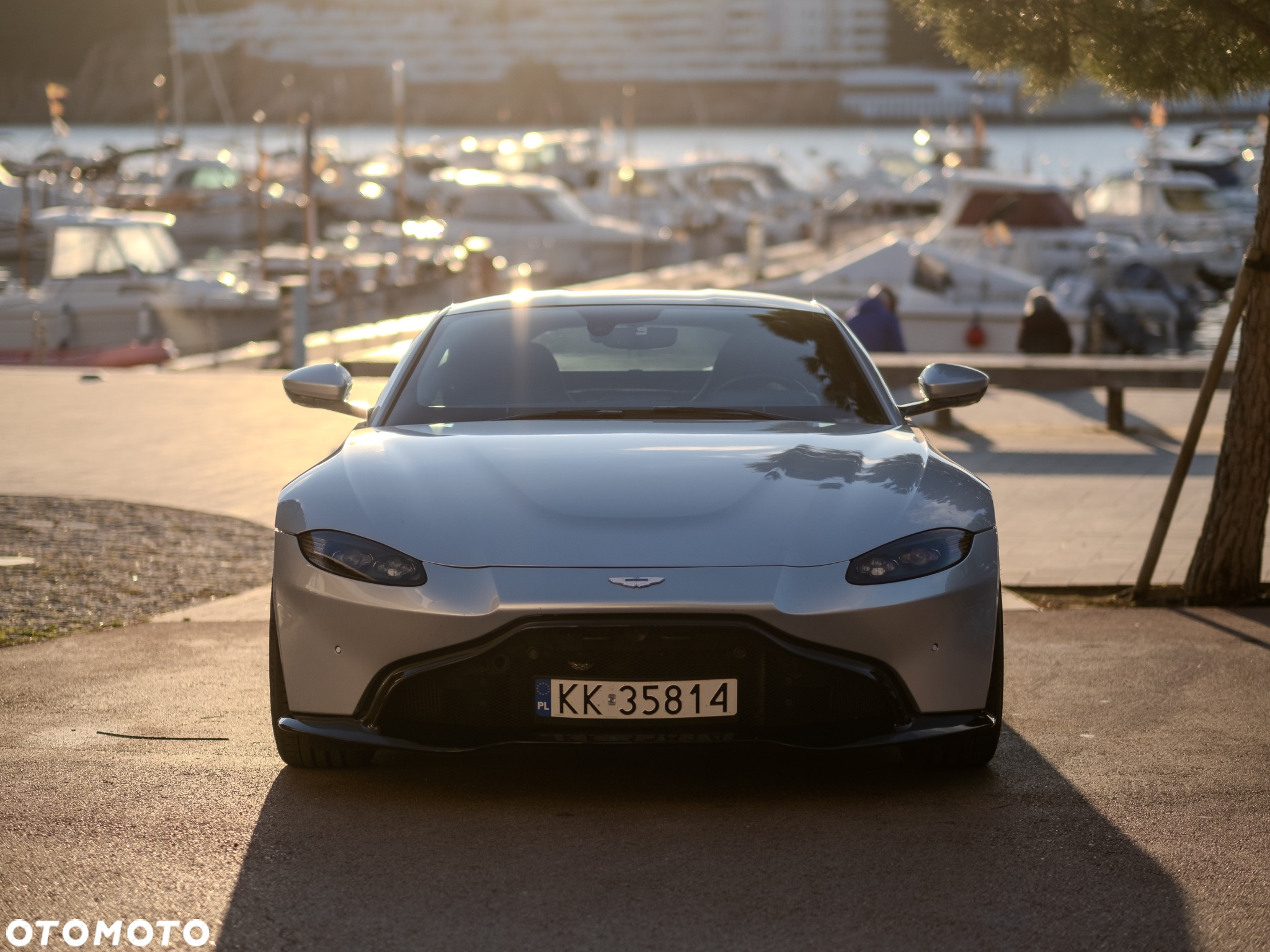 Aston Martin Vantage - 20
