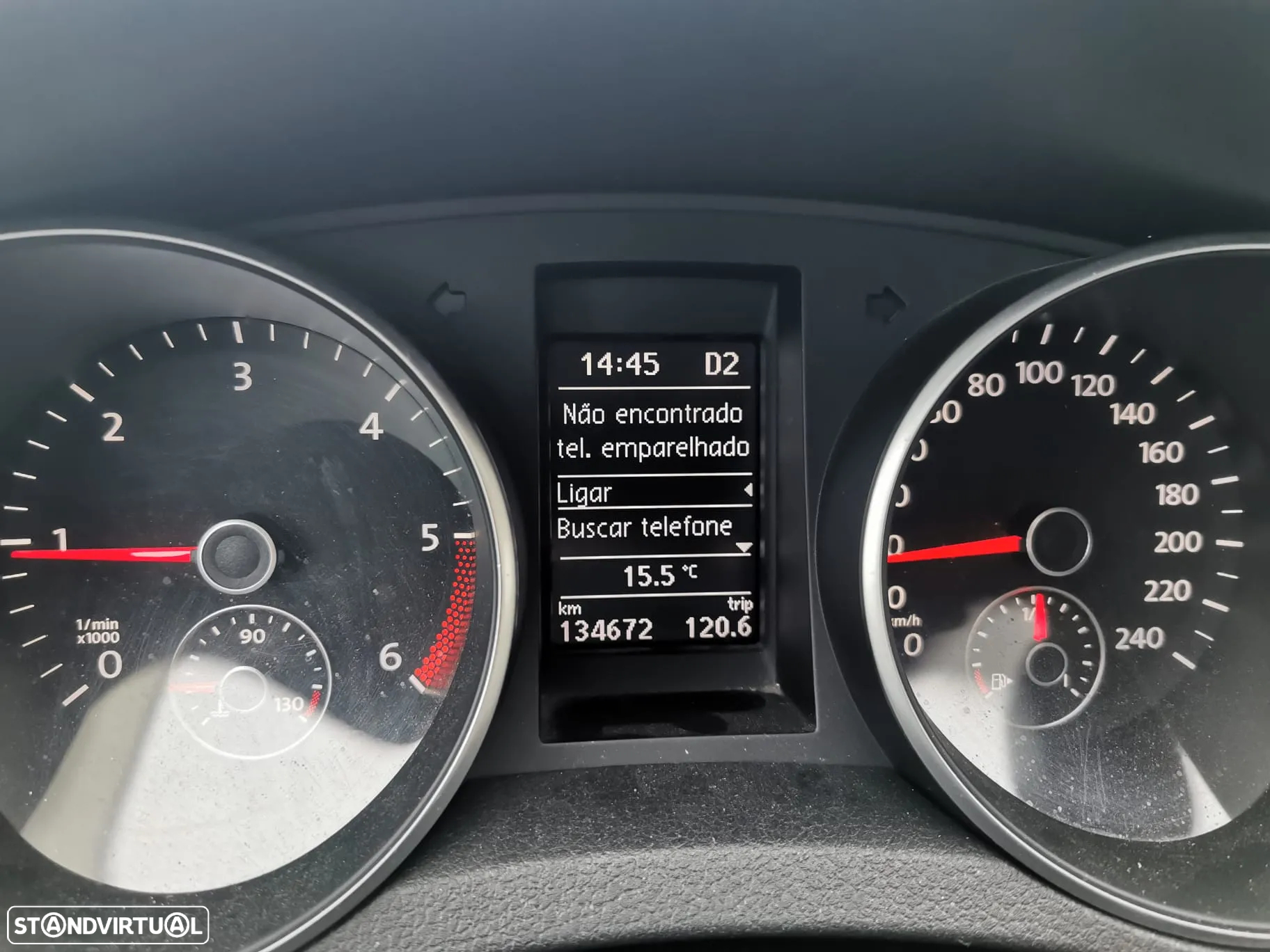 VW Golf 1.6 TDi Highline DSG - 4