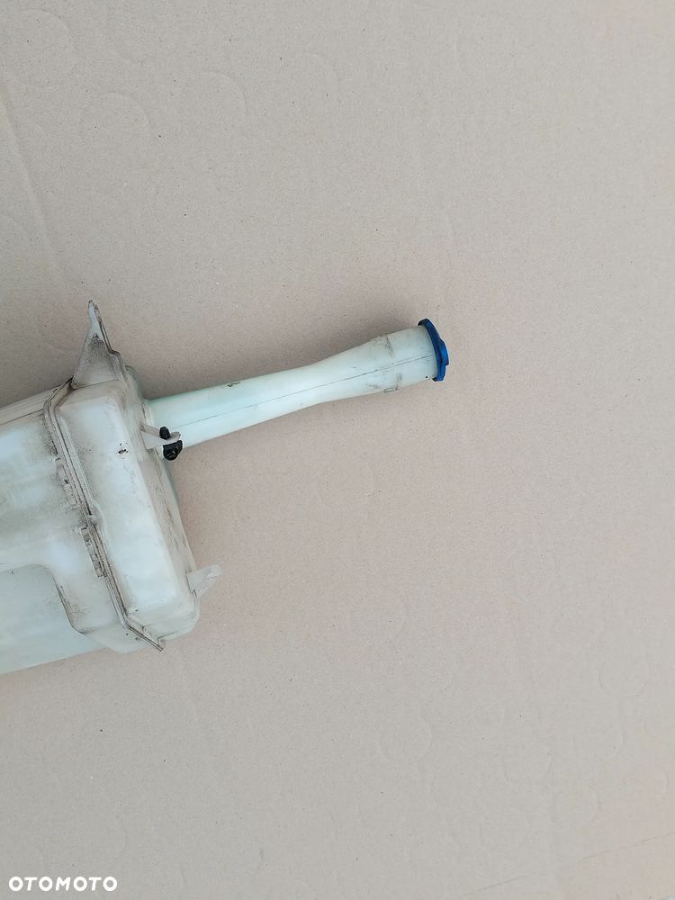 ZBIORNICZEK SPRYSKIWACZY HYUNDAI I30 LIFT 98600-2L000 - 2