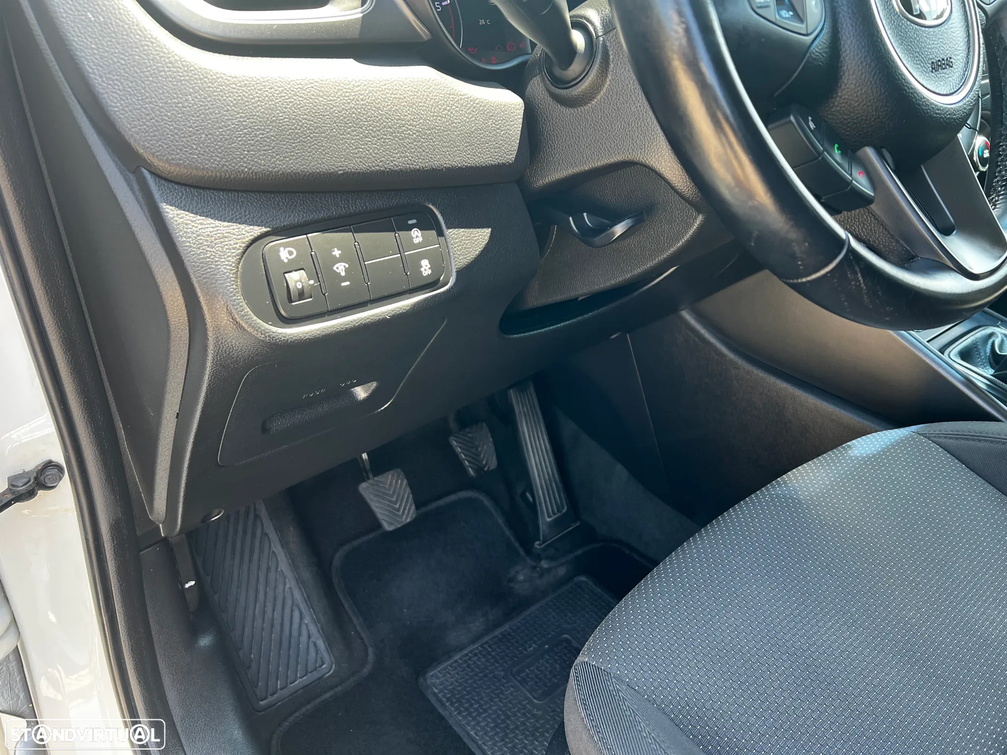 Kia Carens 1.7 CRDi ISG TX - 51