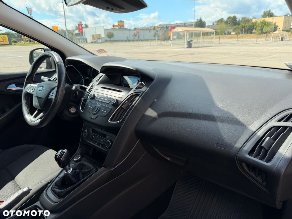 Ford Focus 1.0 EcoBoost Trend - 16