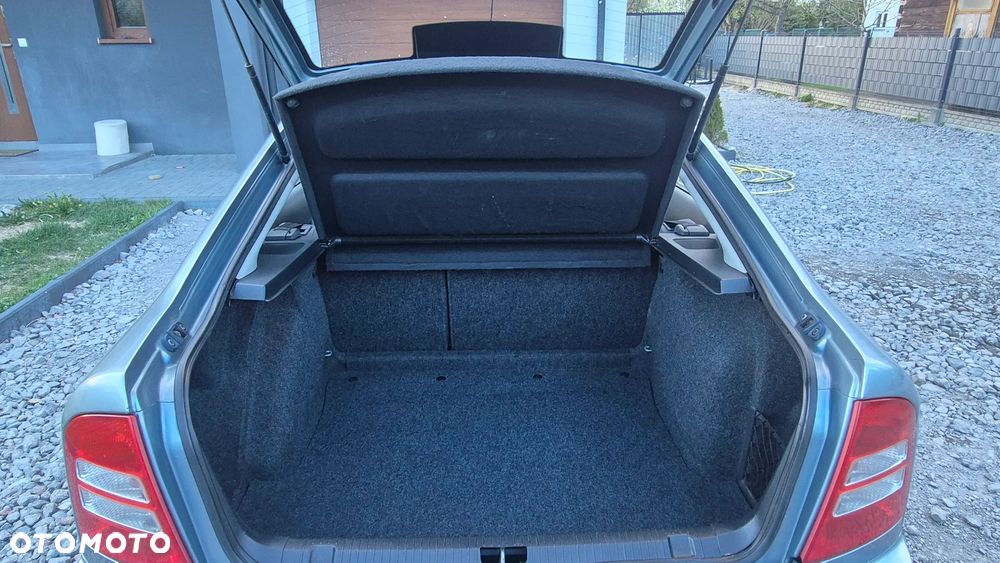 Skoda Octavia 1.6 Classic - 9