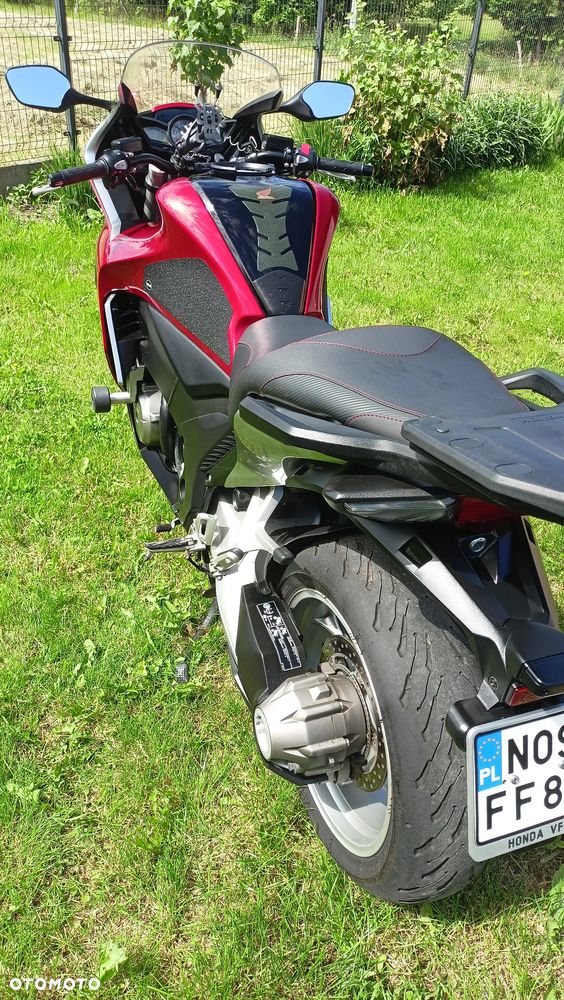 Honda VFR - 12