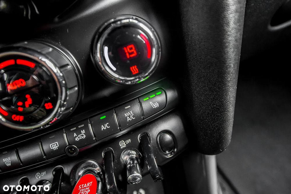 MINI Cooper Essential Trim - 27