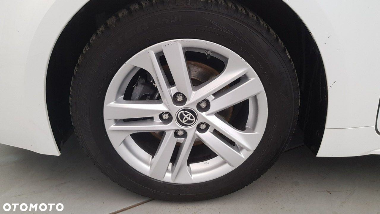 Toyota Corolla - 13