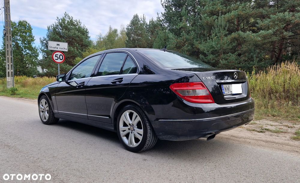 Mercedes-Benz Klasa C 180 CGI BlueEff Avantgarde - 3