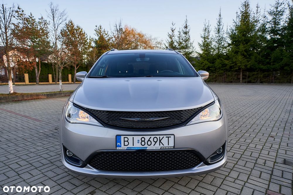 Chrysler Pacifica - 33