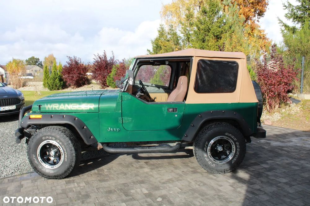 Jeep Wrangler - 11