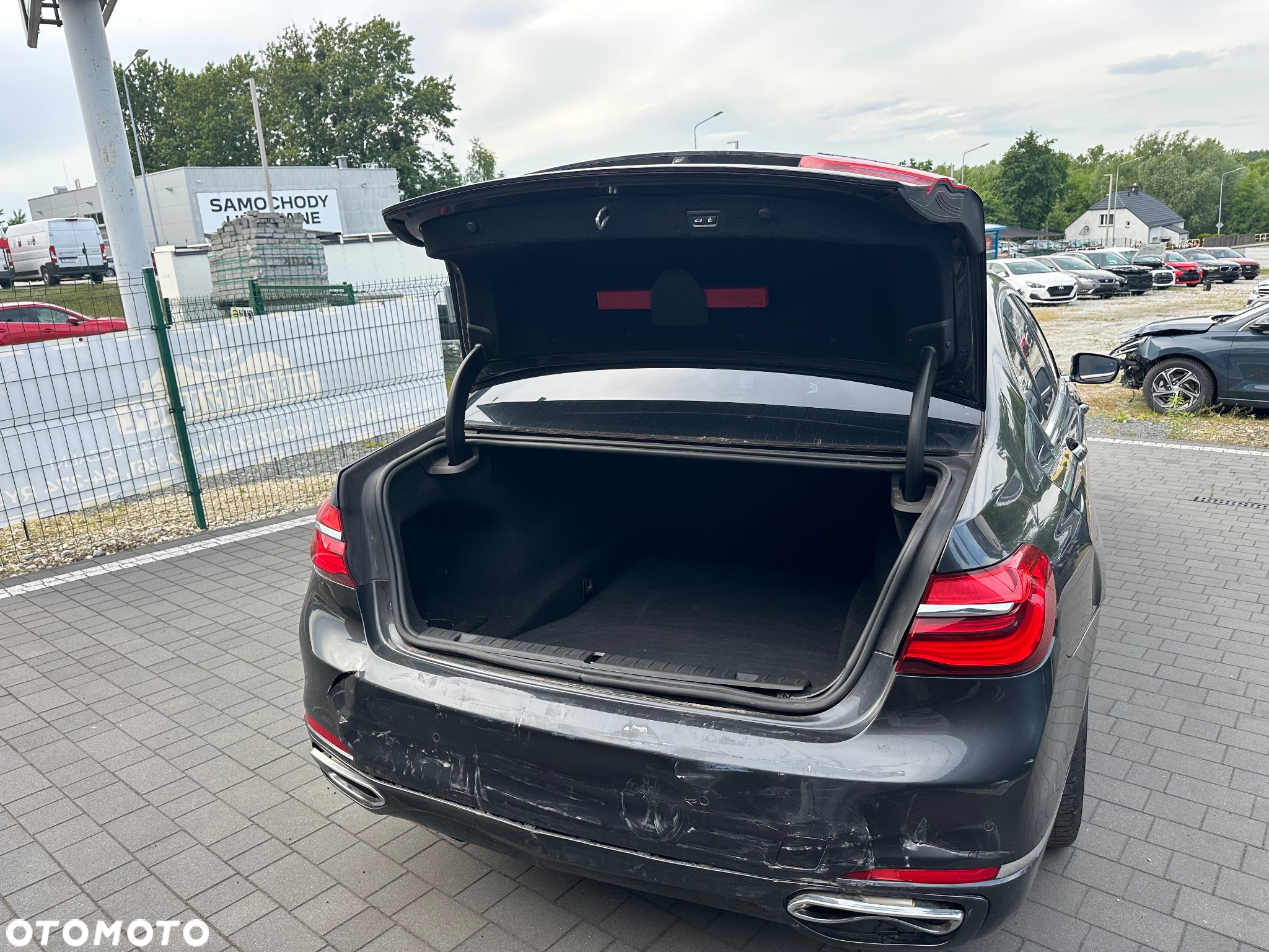 BMW Seria 7 750Li xDrive - 26