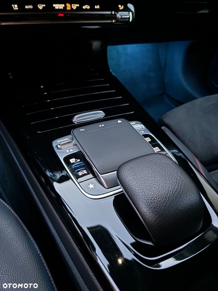 Mercedes-Benz CLA 200 AMG Line 7G-DCT - 11