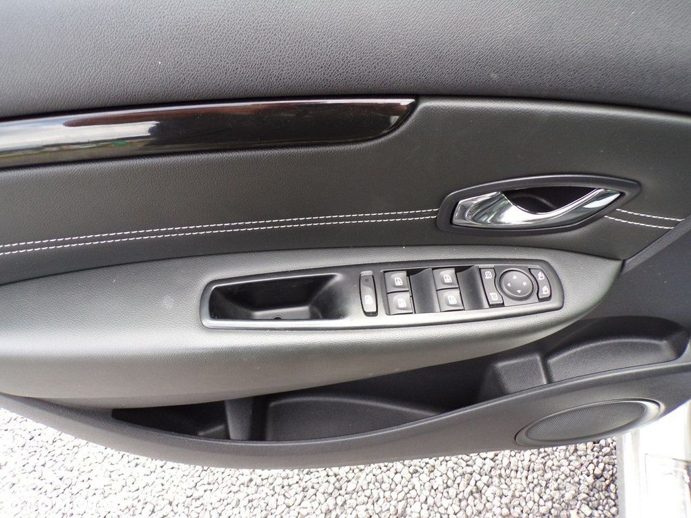 Renault Grand Scenic - 27