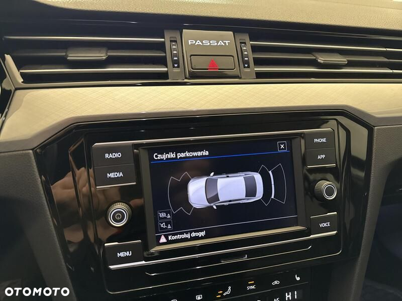 Volkswagen Passat - 15