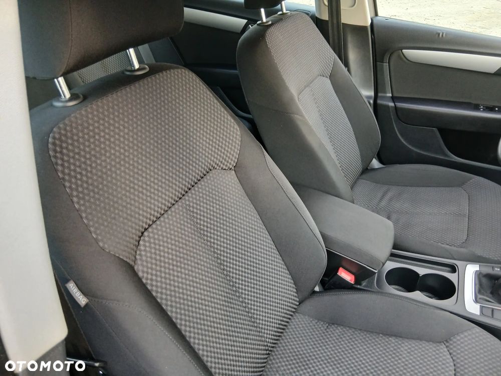 Volkswagen Passat - 9