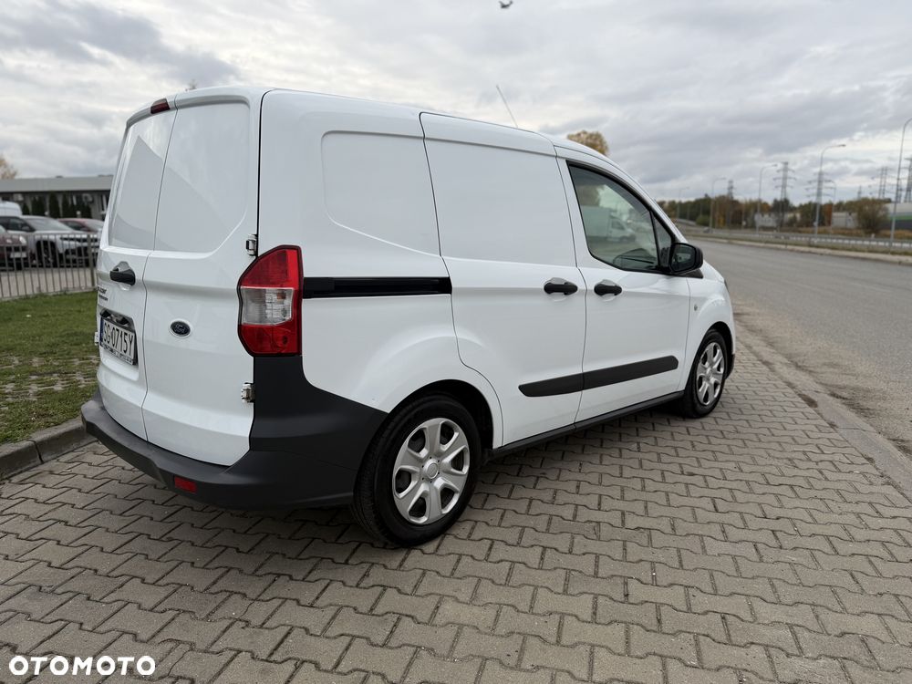 Ford Transit Courier - 4