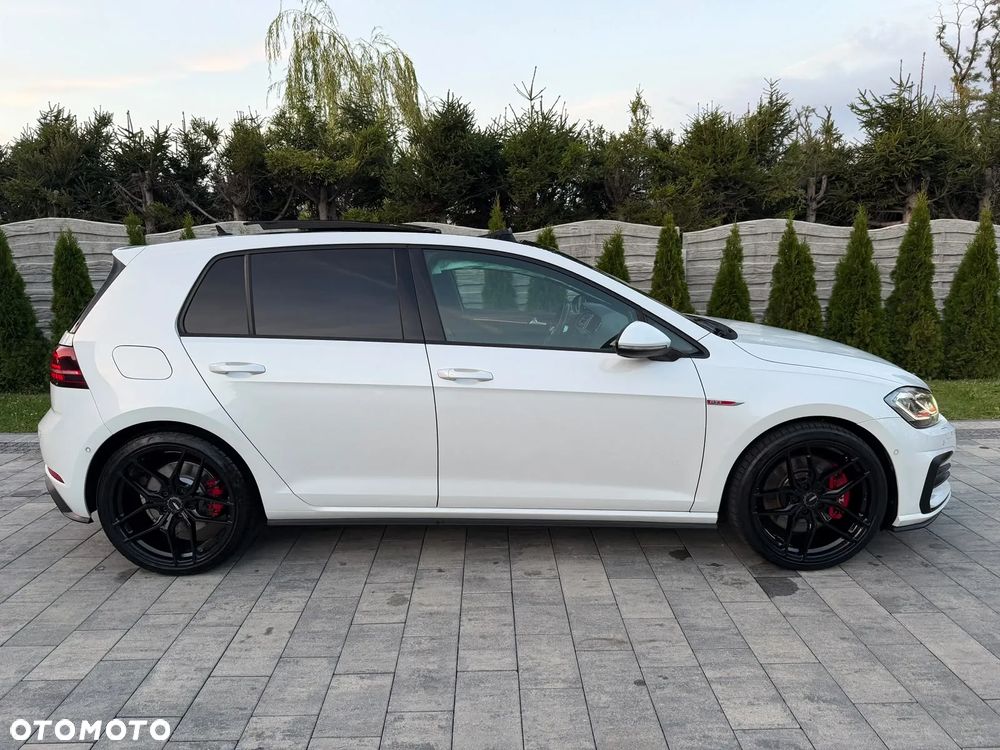 Volkswagen Golf GTI (BlueMotion Technology) DSG Performance - 3