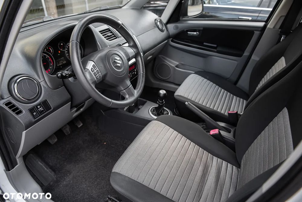 Suzuki SX4 1.6 Premium - 16
