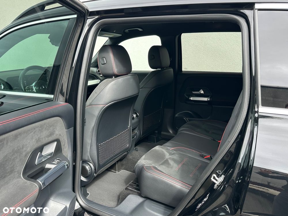 Mercedes-Benz GLB 200 4-Matic AMG Line 8G-DCT - 26