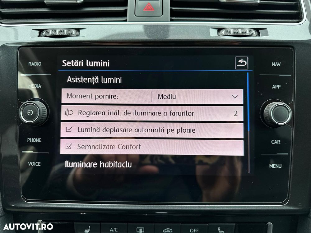 Volkswagen Golf Variant 2.0 TDI SCR 4Motion DSG Highline - 23