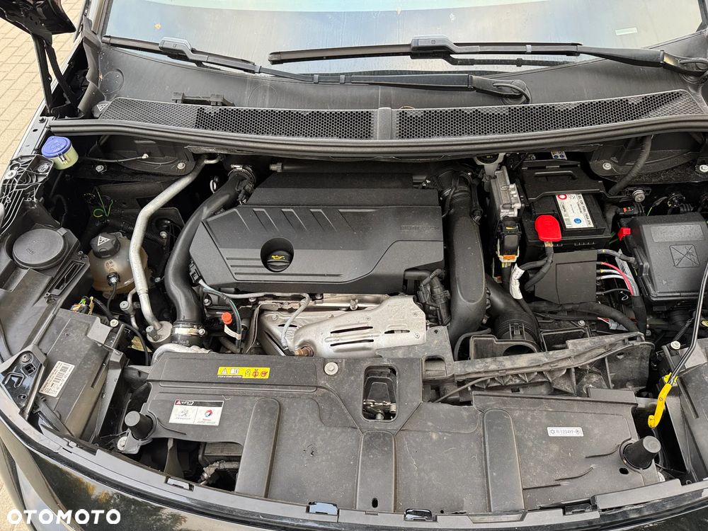 Peugeot 5008 1.6 PureTech Allure S&S EAT8 - 36
