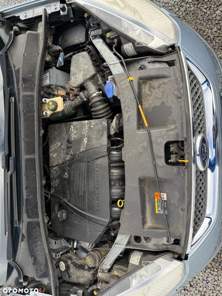 Ford Galaxy 2.0 Ghia - 24