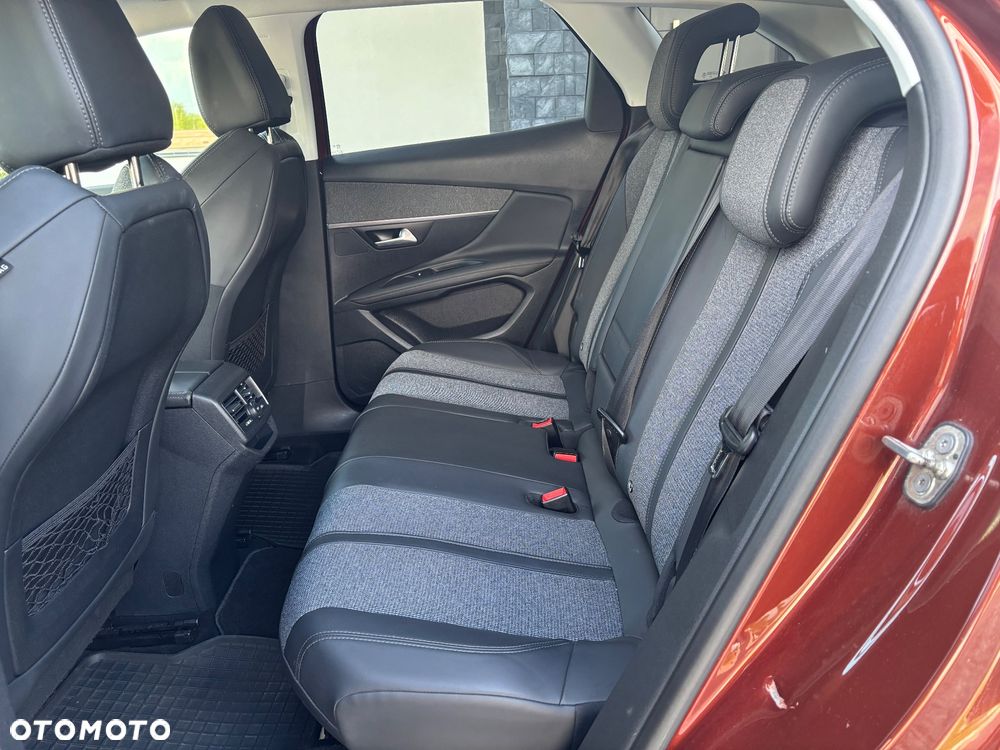 Peugeot 3008 HDi 150 Allure - 11