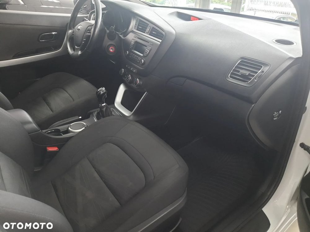 Kia Ceed 1.6 GDI SW Dream-Team Edition - 10
